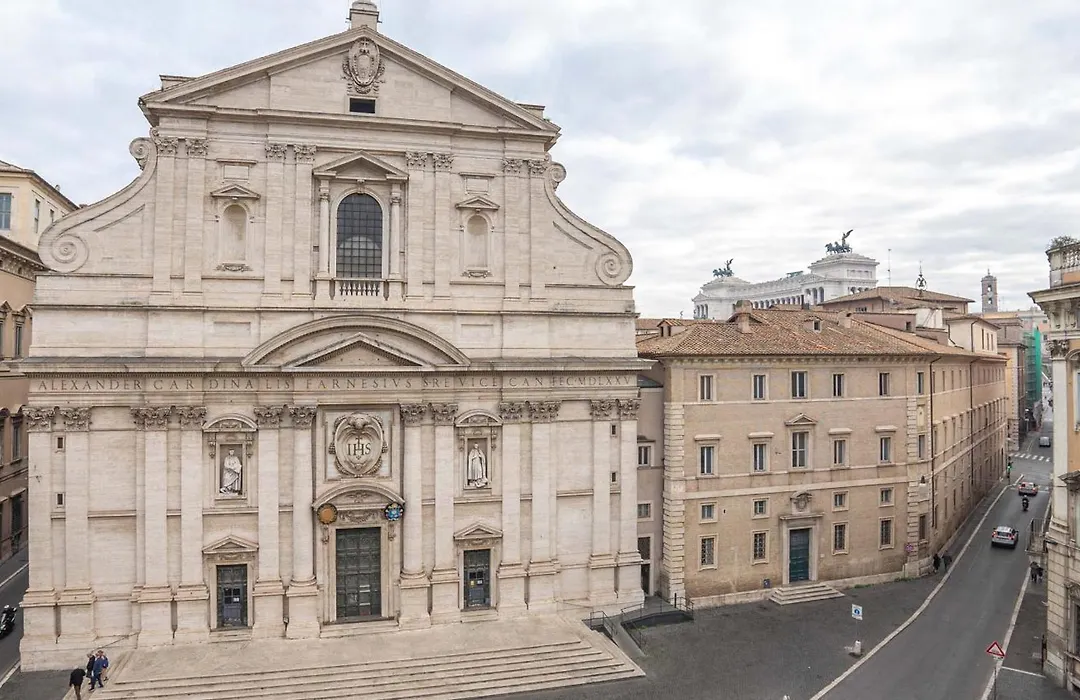 Easytopstay - Piazza Venezia City View Charming Apt-1